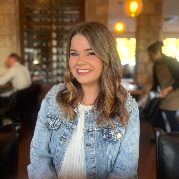 Meet your Posher, Kayla - Picture 10 of 10